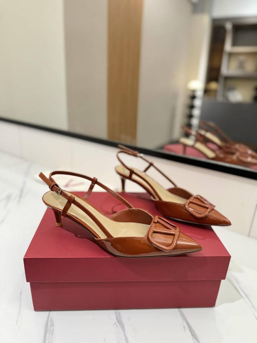 Valentino Sandal3-10
